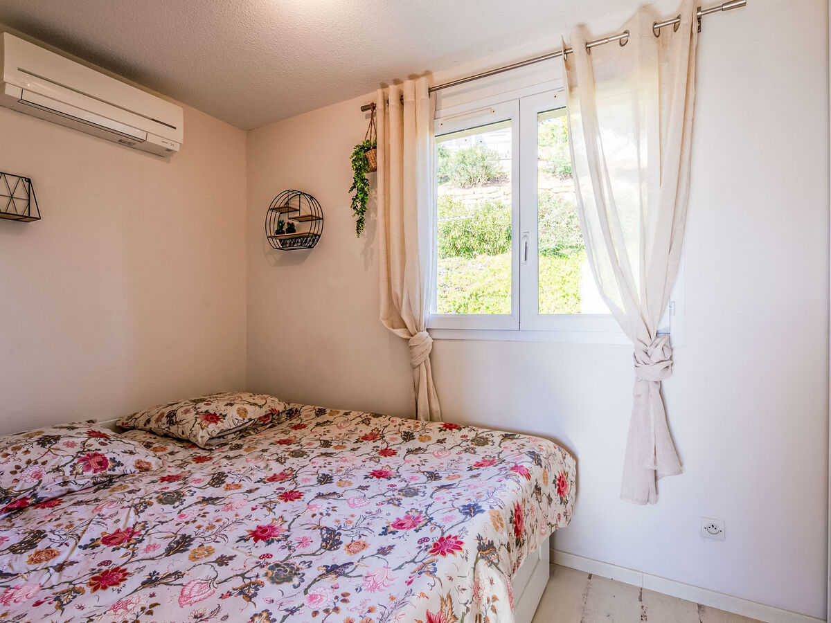 Le Bougainvillier, maison rénovée 2024 à Sainte-Maxime - Photo 13