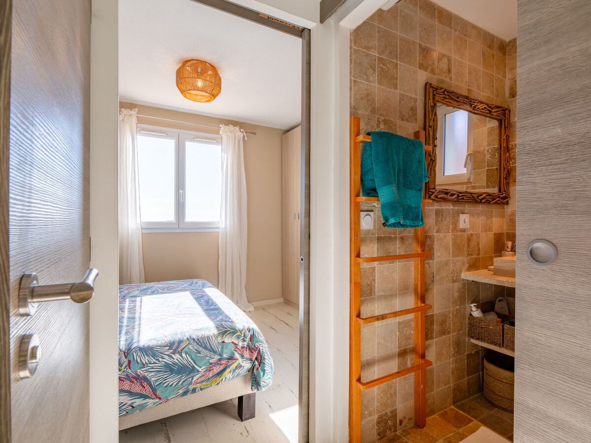 Le Bougainvillier, maison rénovée 2024 à Sainte-Maxime - Photo 16