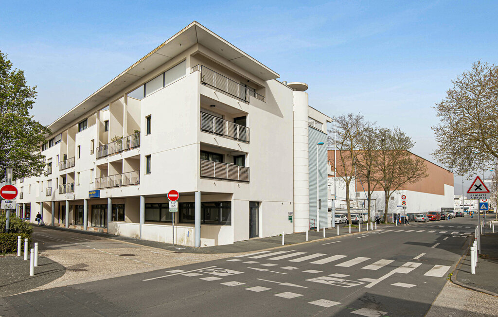 Appartement 31 m² proche plage et vieux port - Photo 2