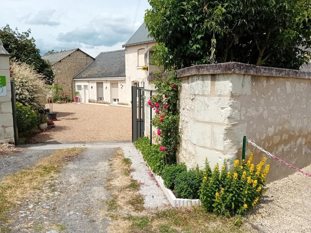 Gîte en pierre, jardin 200m² près de Chinon - Photo 1