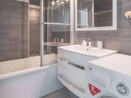 Appartement lumineux avec cuisine séparée - Près de la plage - Photo 5