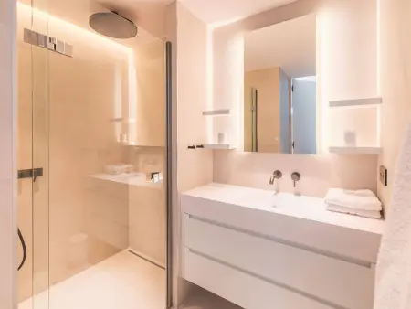 Appartement de prestige 5 chambres au centre-ville avec WiFi et parking - Photo 13