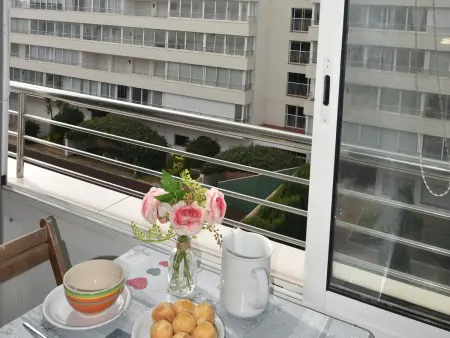 Location appartement à Roses, Encantador apartamento en alquiler en Roses, Costa Brava! A 0 metros de la playa. Disfruta de la piscina comunitaria y las vistas al mar.