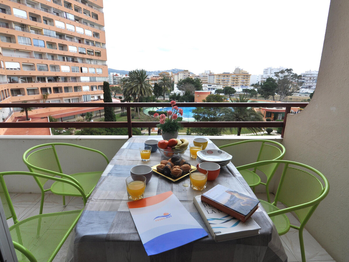 Studio 28 m² à Roses, 1,5 km plage, piscine commune - Photo 4