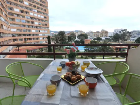 Location appartement à Roses, Charmant studio à Roses, Costa Brava avec piscine, Wi-Fi, proche plage, pour 4 personnes. Réservez vite !