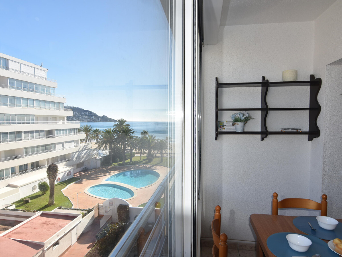 Appartement face à la plage à Roses, piscine et terrasse - Photo 3