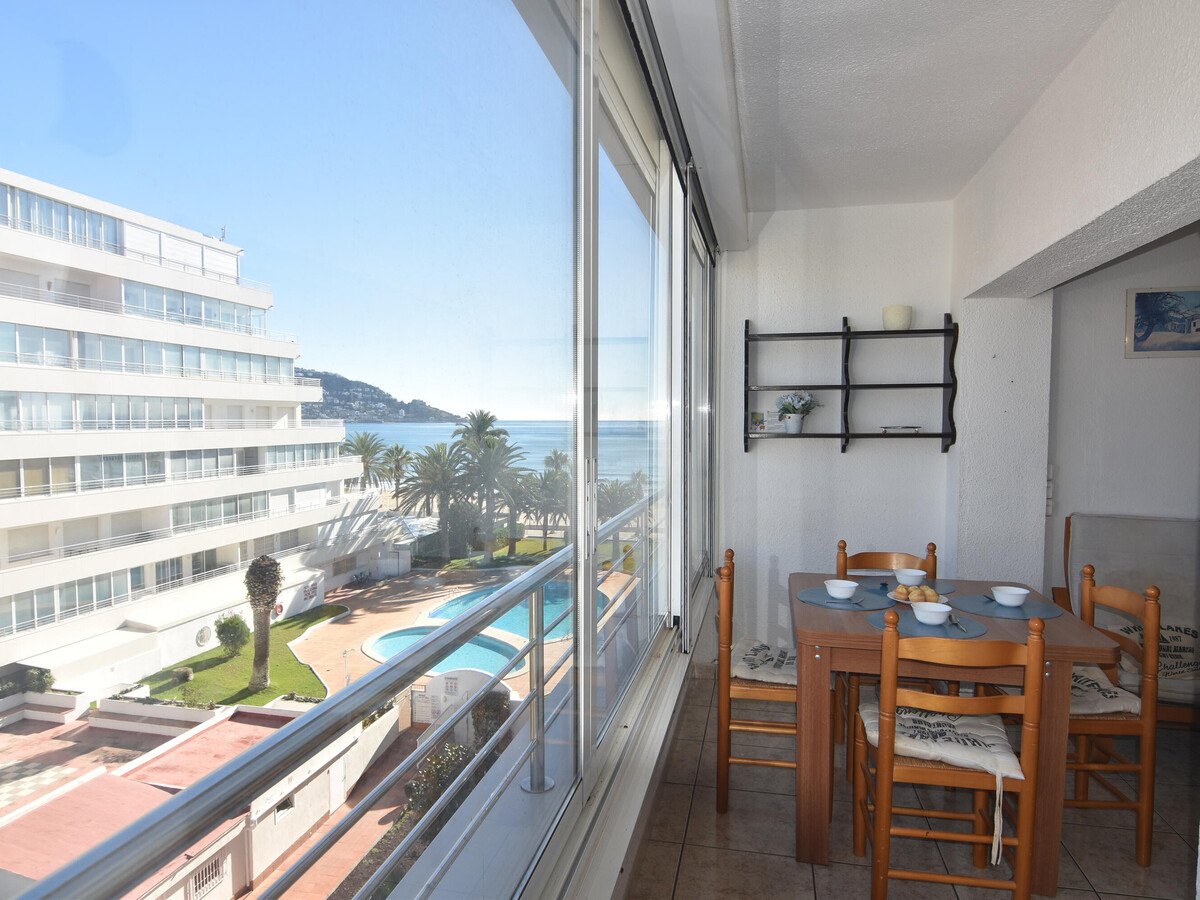 Appartement face à la plage à Roses, piscine et terrasse - Photo 4