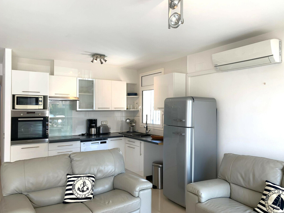Appartement 2 chambres à 1,1 km de la plage - Photo 14