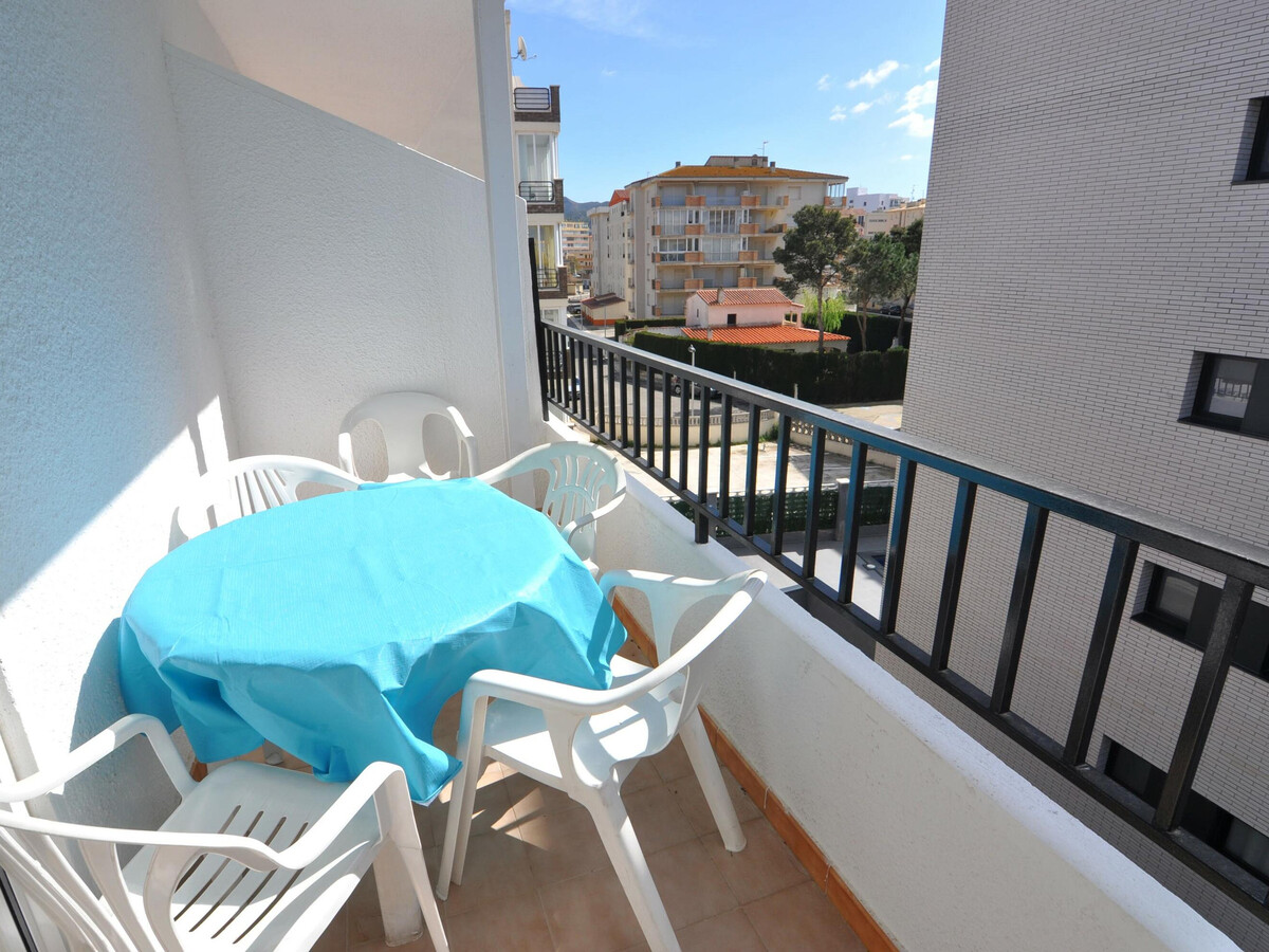 Appartement 2 chambres Roses, 400m plage, piscine - Photo 2
