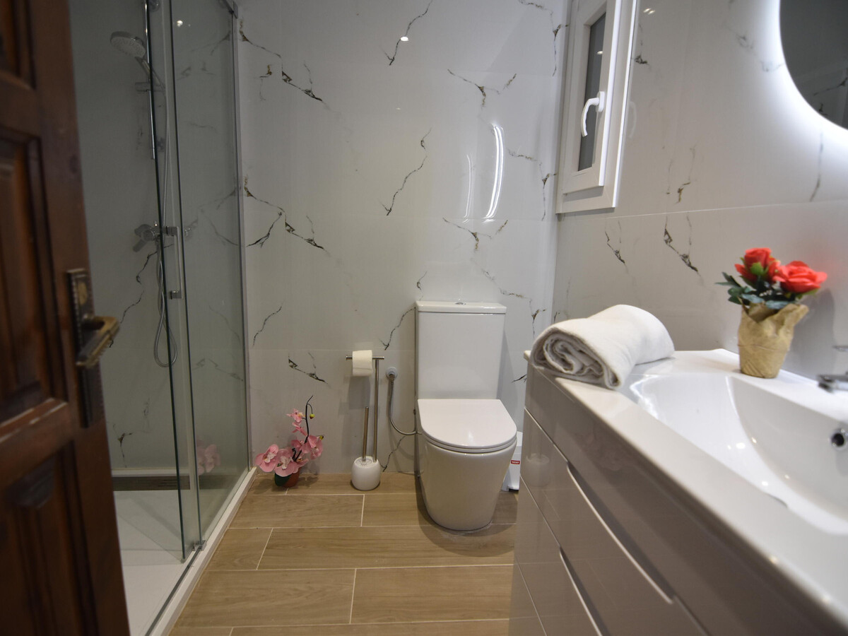 Appartement 2 chambres Roses, 400m plage, piscine - Photo 12