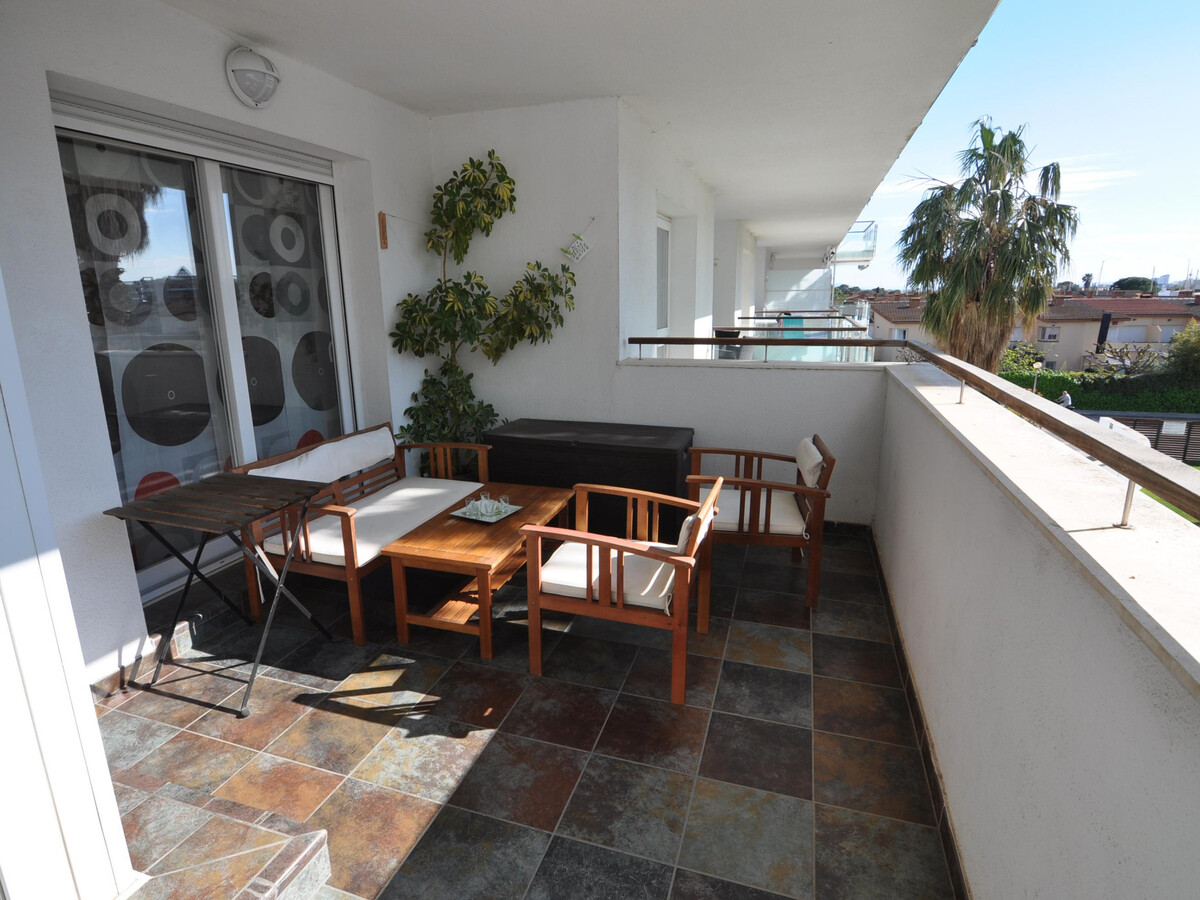 Appartement 1 chambre Roses, 45 m², piscine à 1,5 km plage - Photo 3