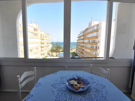 Location appartement à Roses, Acogedor estudio en Roses, Costa Brava! Ideal para 3 personas, a 100 m de la playa, con vistas al mar y comodidades.