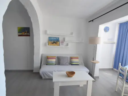 Studio 100 m de la plage à Roses, vue mer : photo 5