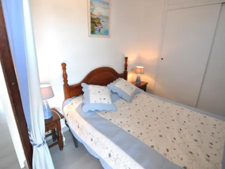 Studio 100 m de la plage à Roses, vue mer : photo 13