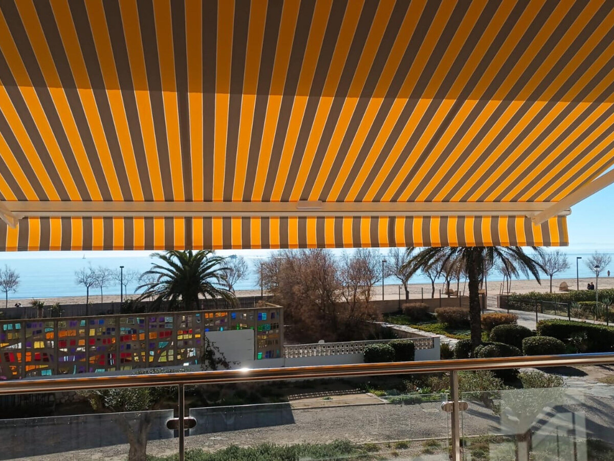 Studio en front de mer à Roses, 20 m² à 20 m de la plage - Photo 3