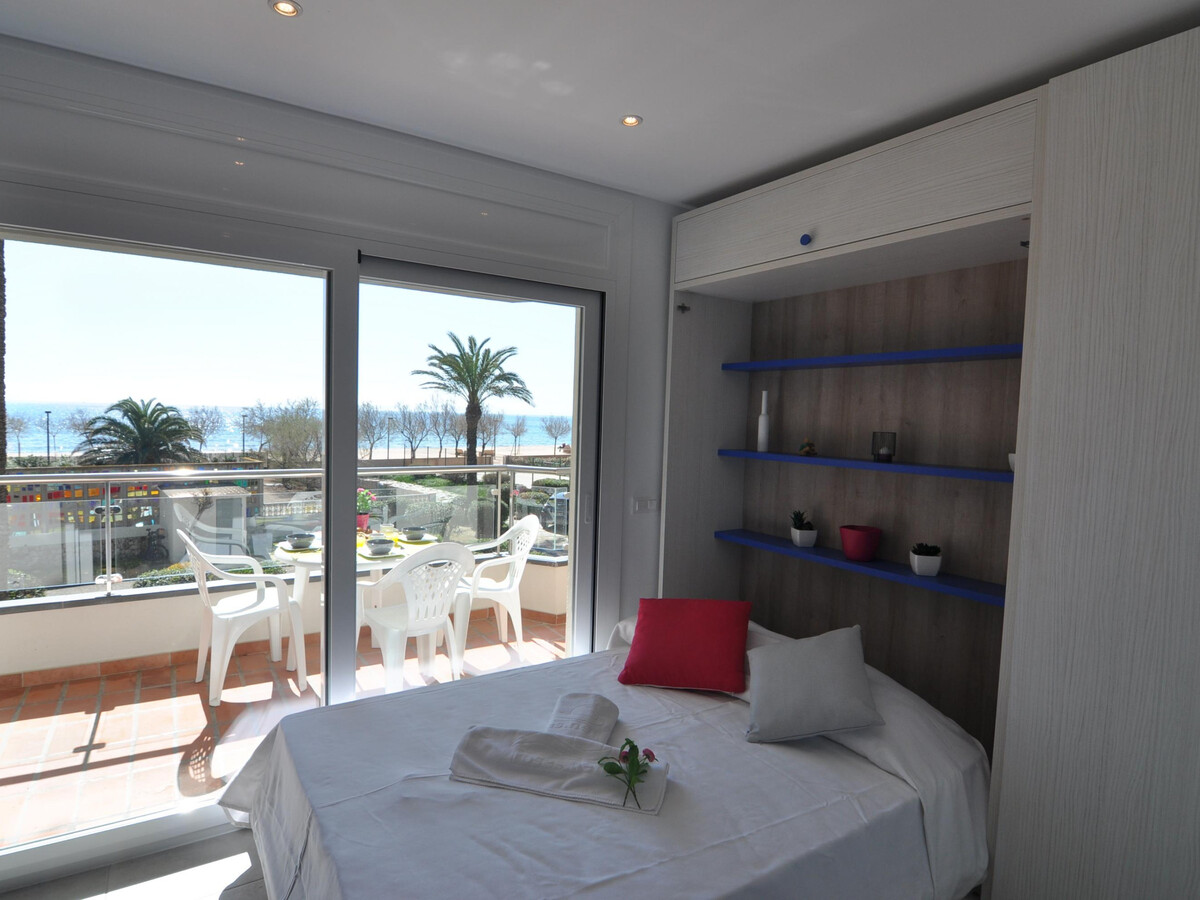 Studio en front de mer à Roses, 20 m² à 20 m de la plage - Photo 5