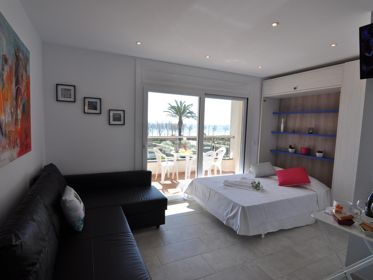 Studio en front de mer à Roses, 20 m² à 20 m de la plage - Photo 6
