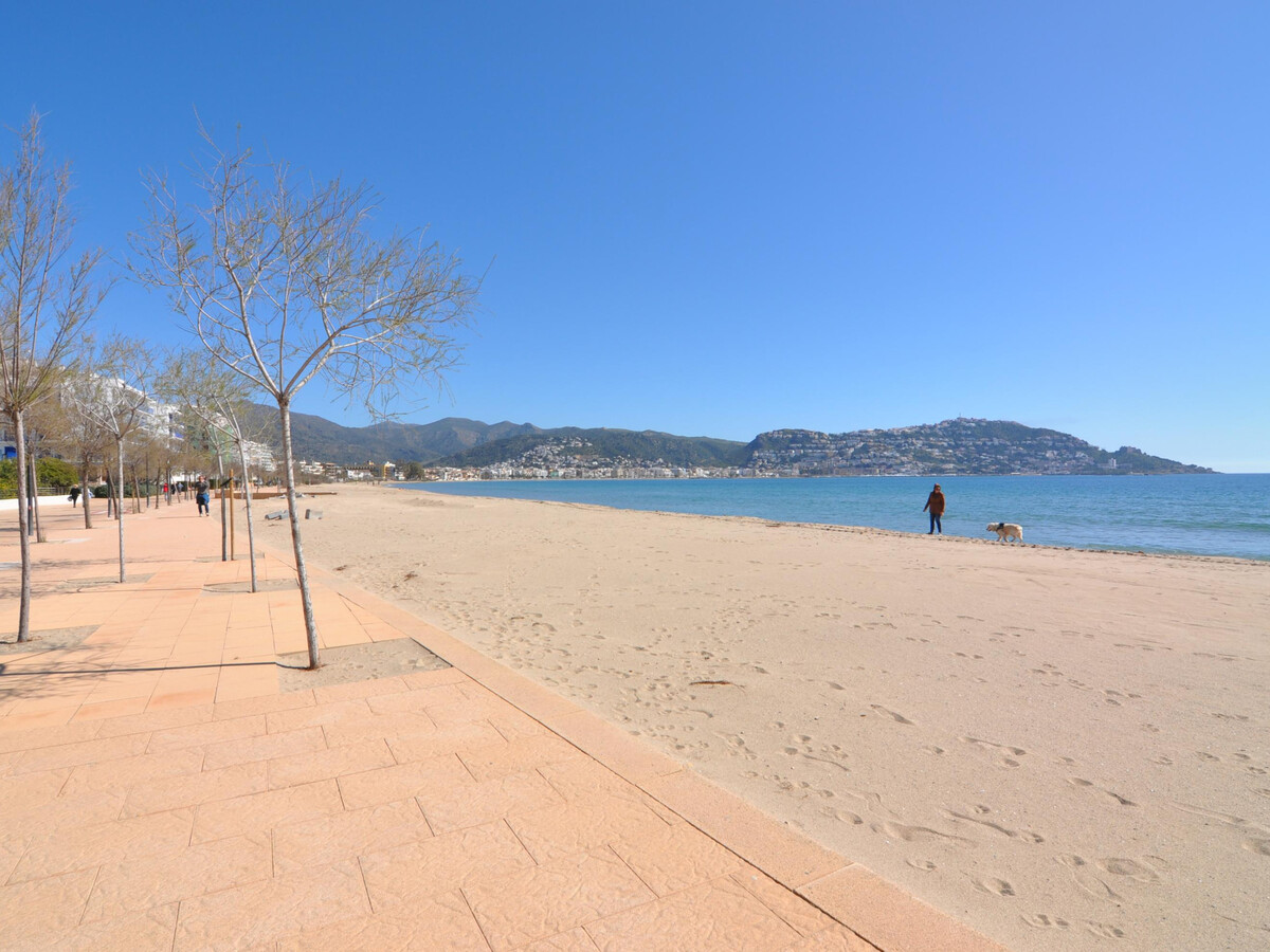 Studio en front de mer à Roses, 20 m² à 20 m de la plage - Photo 22