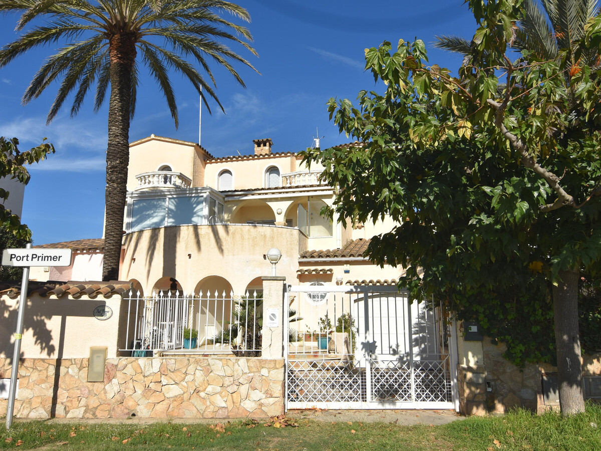 Villa 6 pers., 3 ch., 50 m plage à Empuriabrava - Photo 1