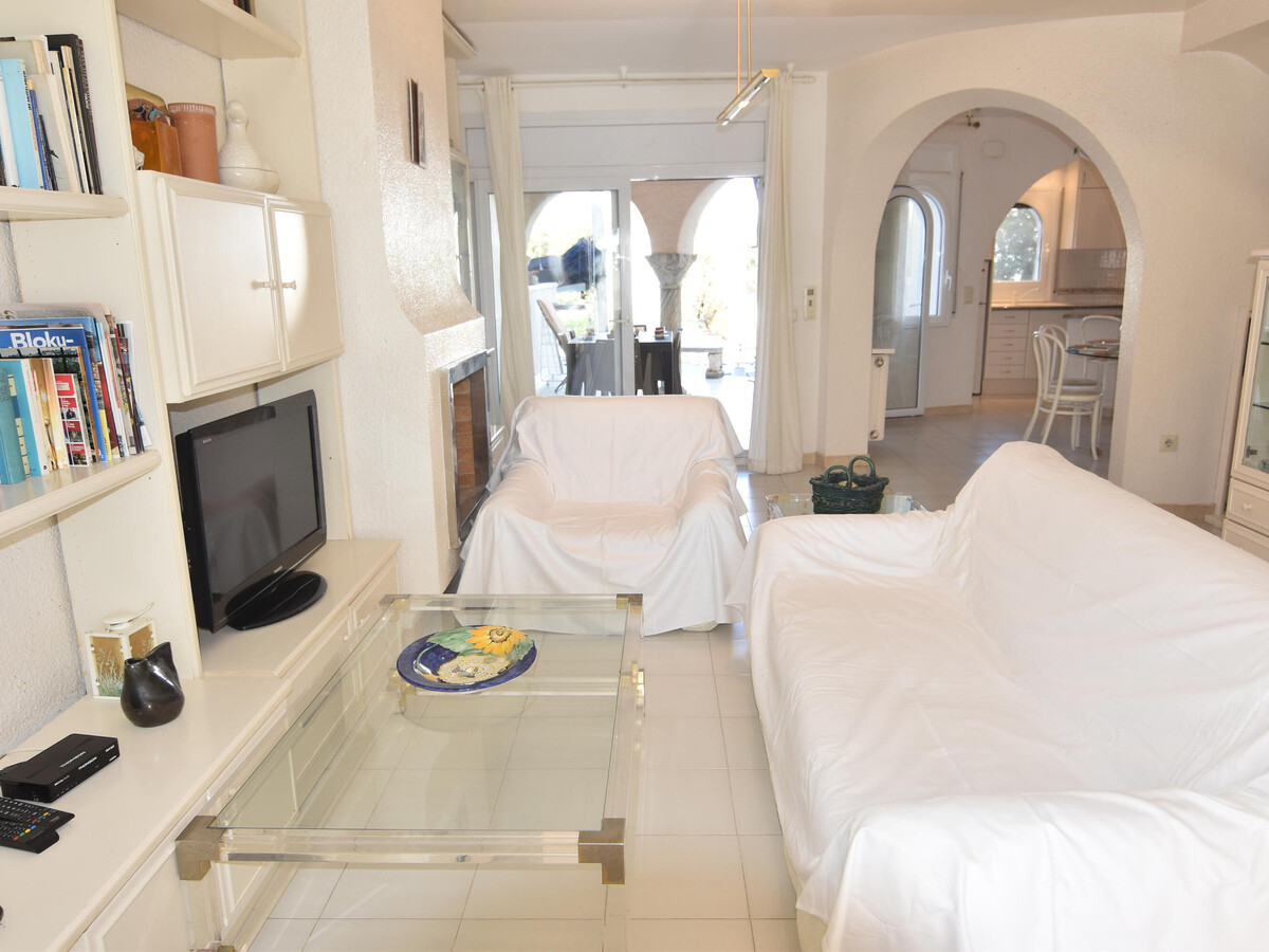 Villa 6 pers., 3 ch., 50 m plage à Empuriabrava - Photo 3