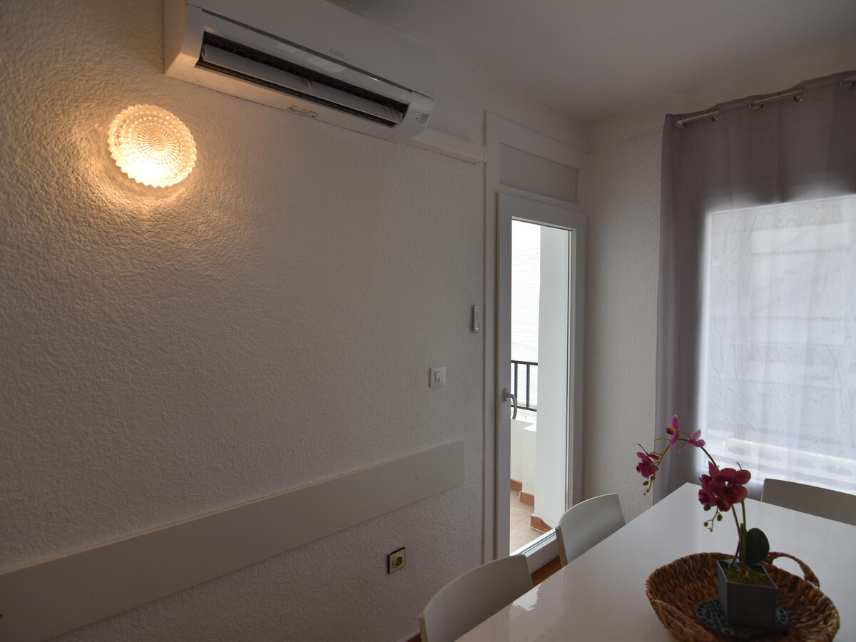Appartement 2 chambres Roses, plage 400m, piscine - Photo 5