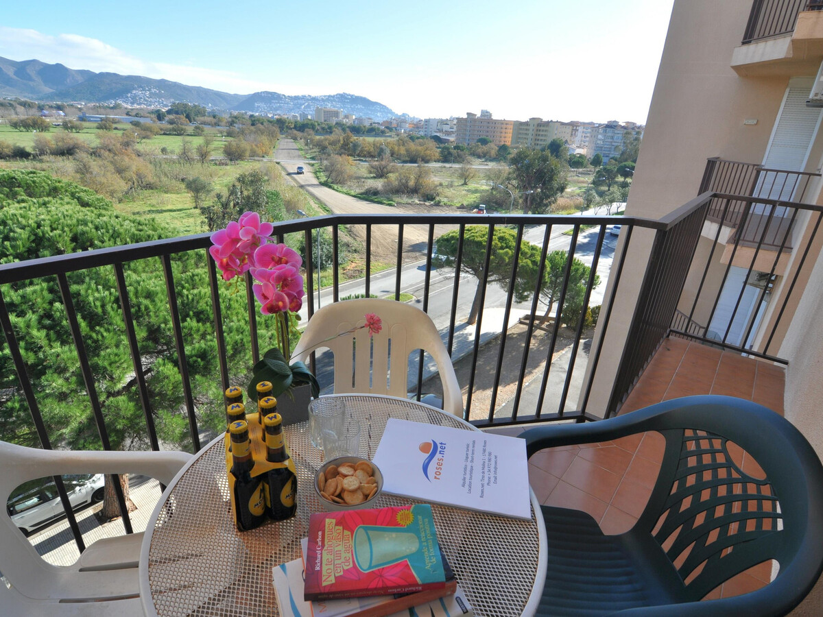 Appartement 2 chambres Roses, 1,4 km plage, piscine - Photo 3