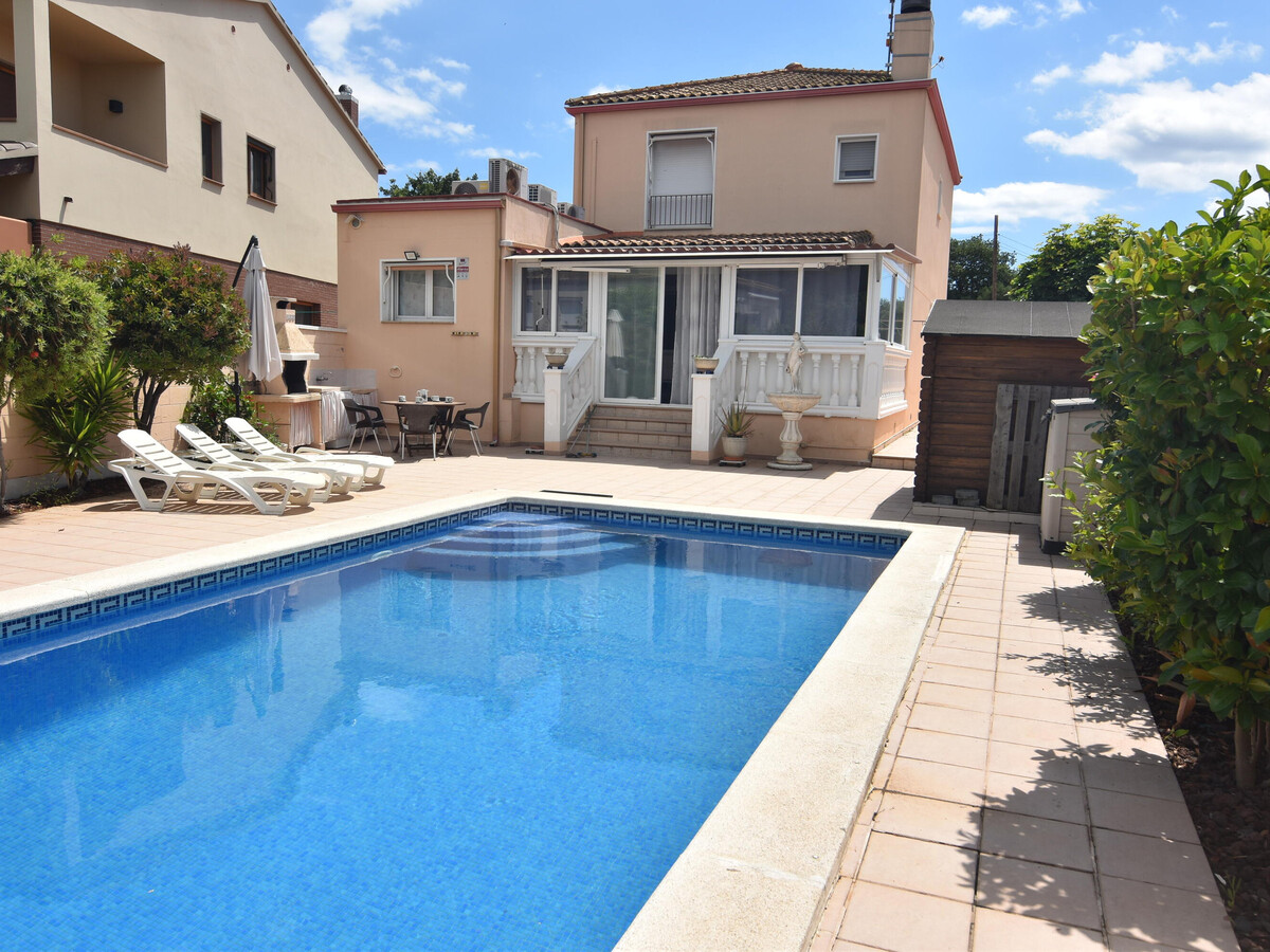 Villa 4 chambres Roses : piscine privée, 1,2 km plage - Photo 1