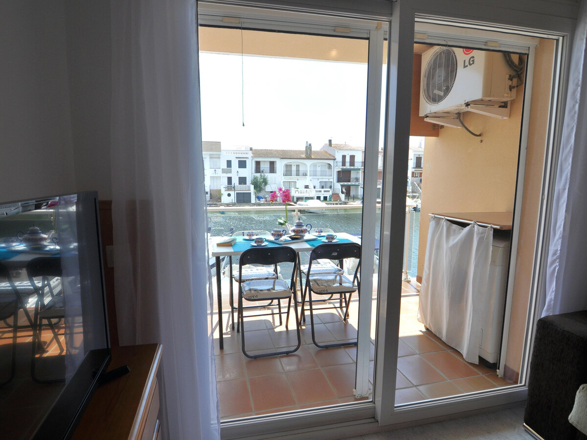 Appartement 2 chambres à 2 km de la plage d'Empuriabrava - Photo 4