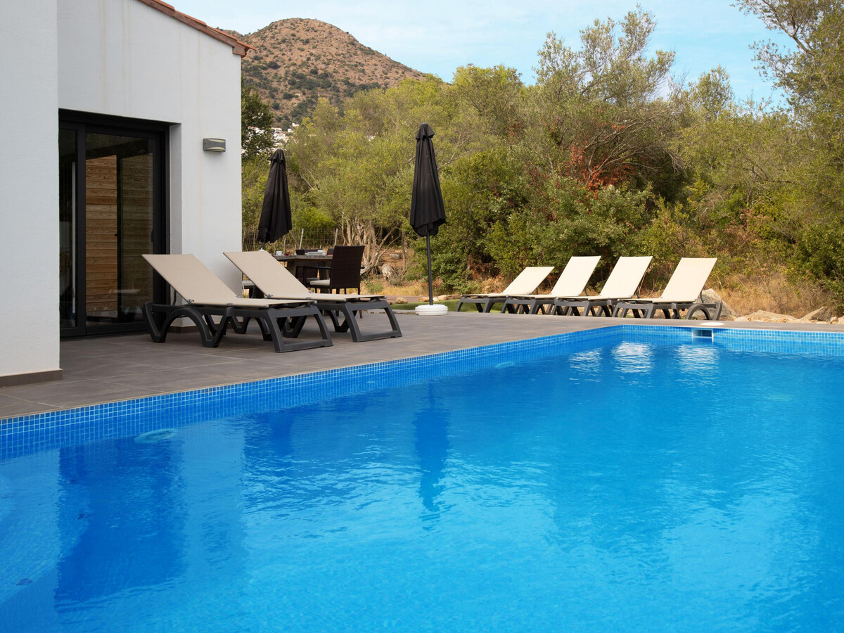 Villa 4 chambres Roses avec piscine privée, 3 km plage - Photo 2