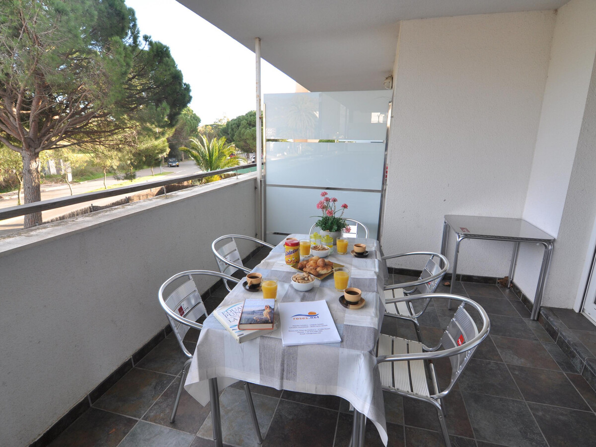 Appartement 1 chambre à 1,5 km de la plage, Roses - Photo 1
