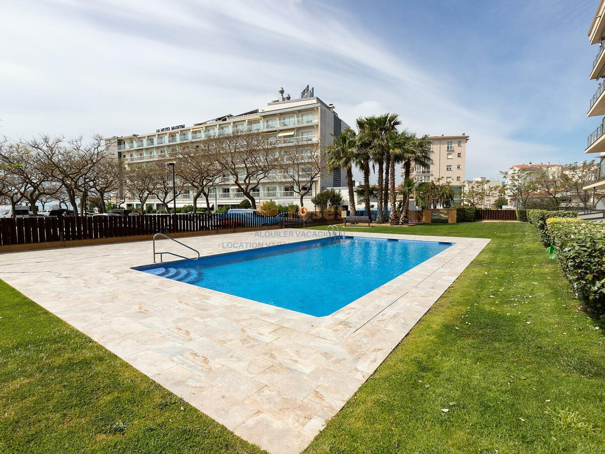 Appartement 1 chambre Roses, terrasse jardin à 50 m de la plage - Photo 8