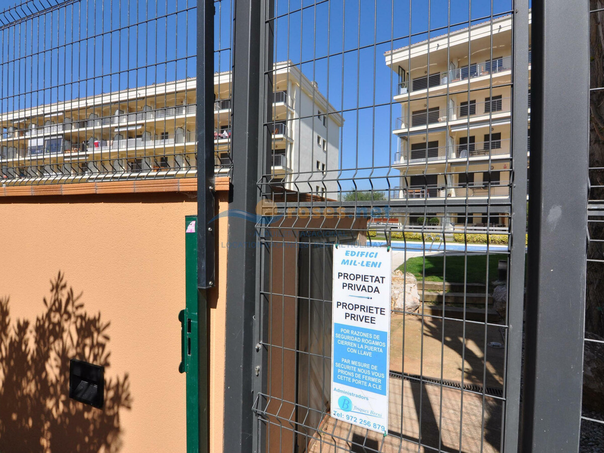 Appartement 1 chambre Roses, terrasse jardin à 50 m de la plage - Photo 33