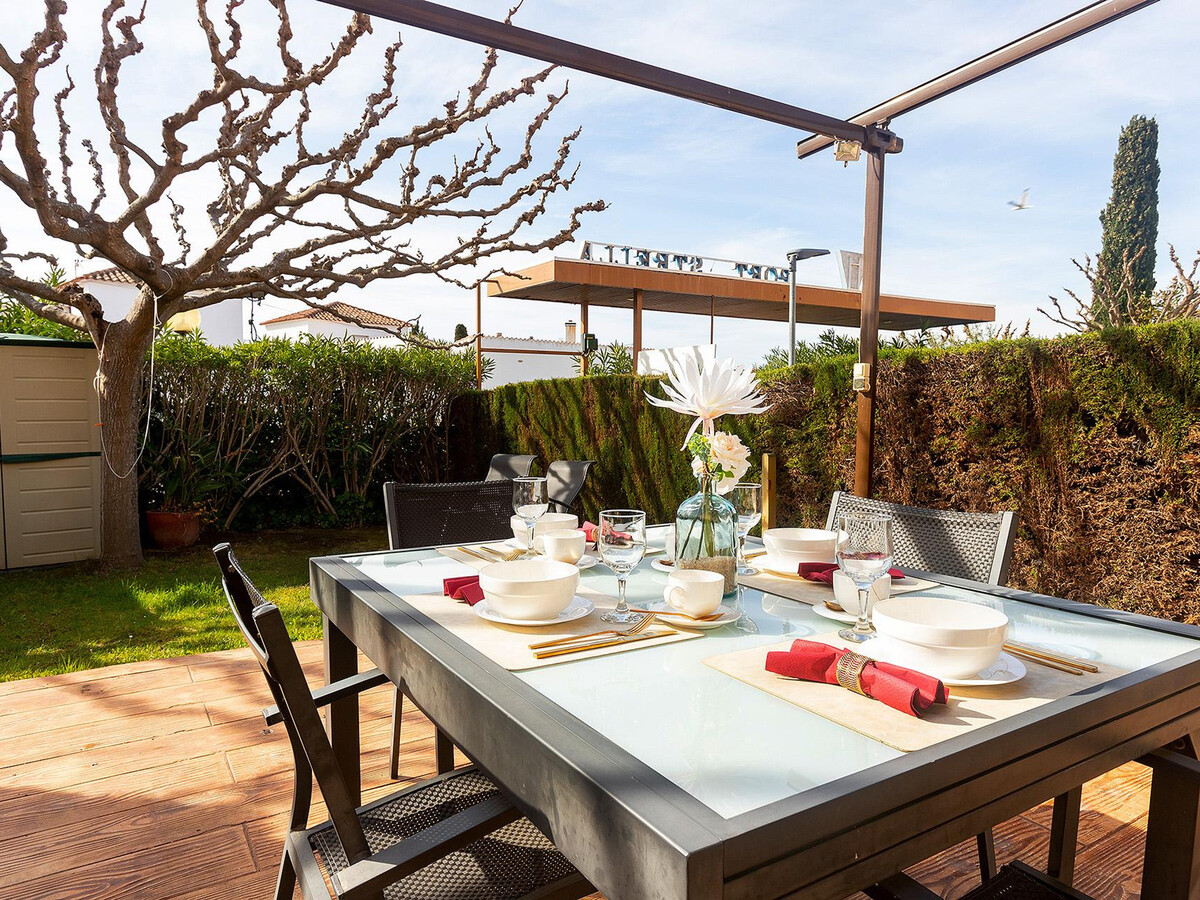 Maison 5 chambres, piscine et jardin à 1,2 km de la plage - Photo 2
