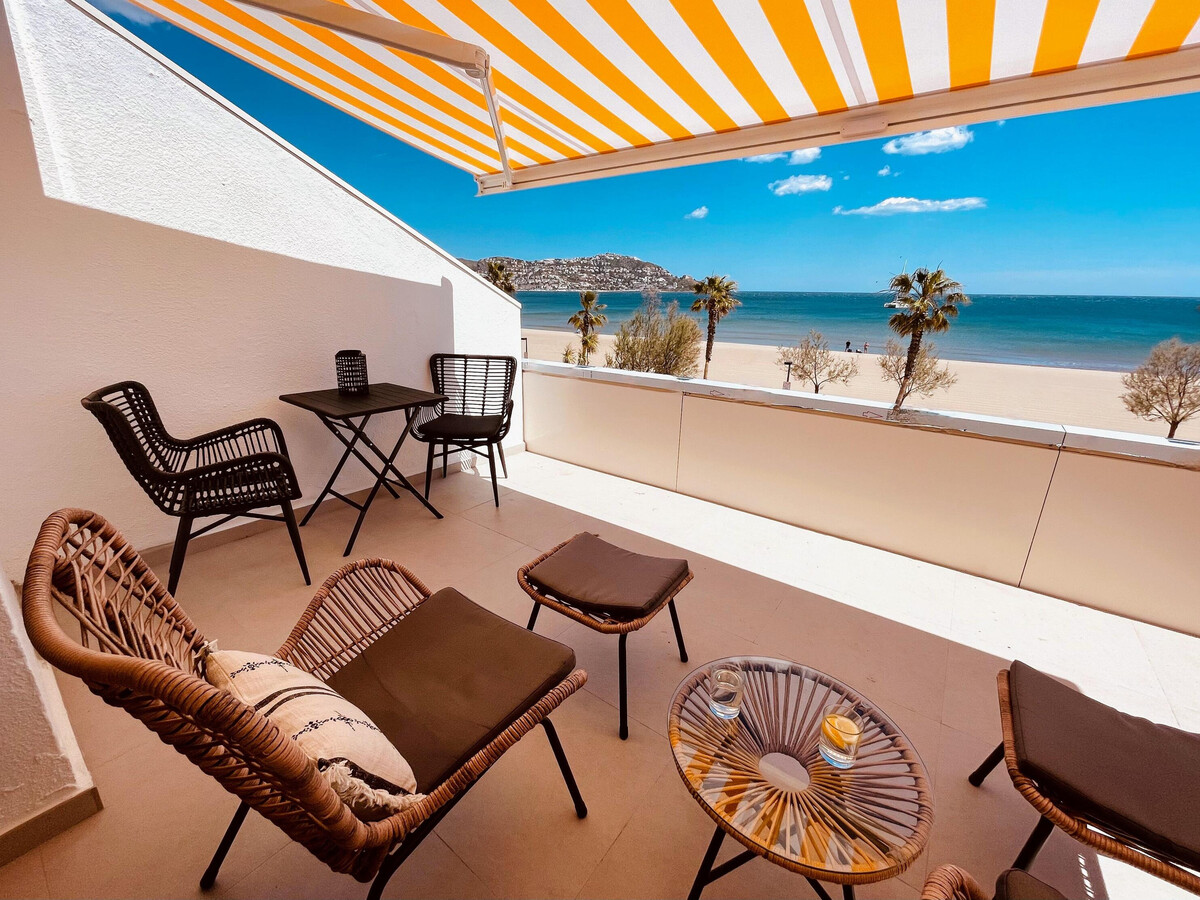 Appartement front de mer avec terrasse à Roses - Photo 2
