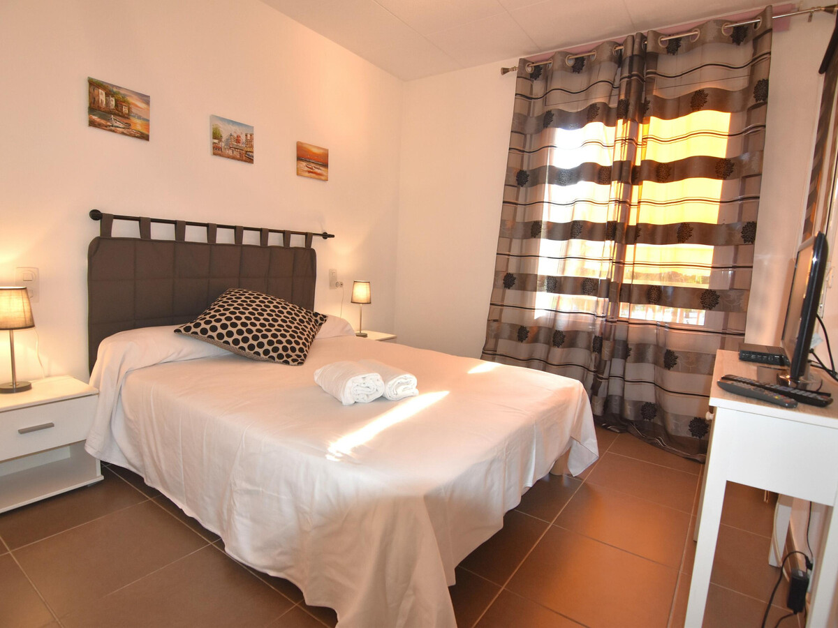 Appartement 2 chambres à Roses, 200 m de la plage - Photo 18