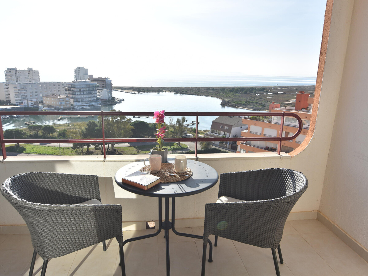 Studio 4 pers. Roses, terrasse et piscine commune - Photo 1