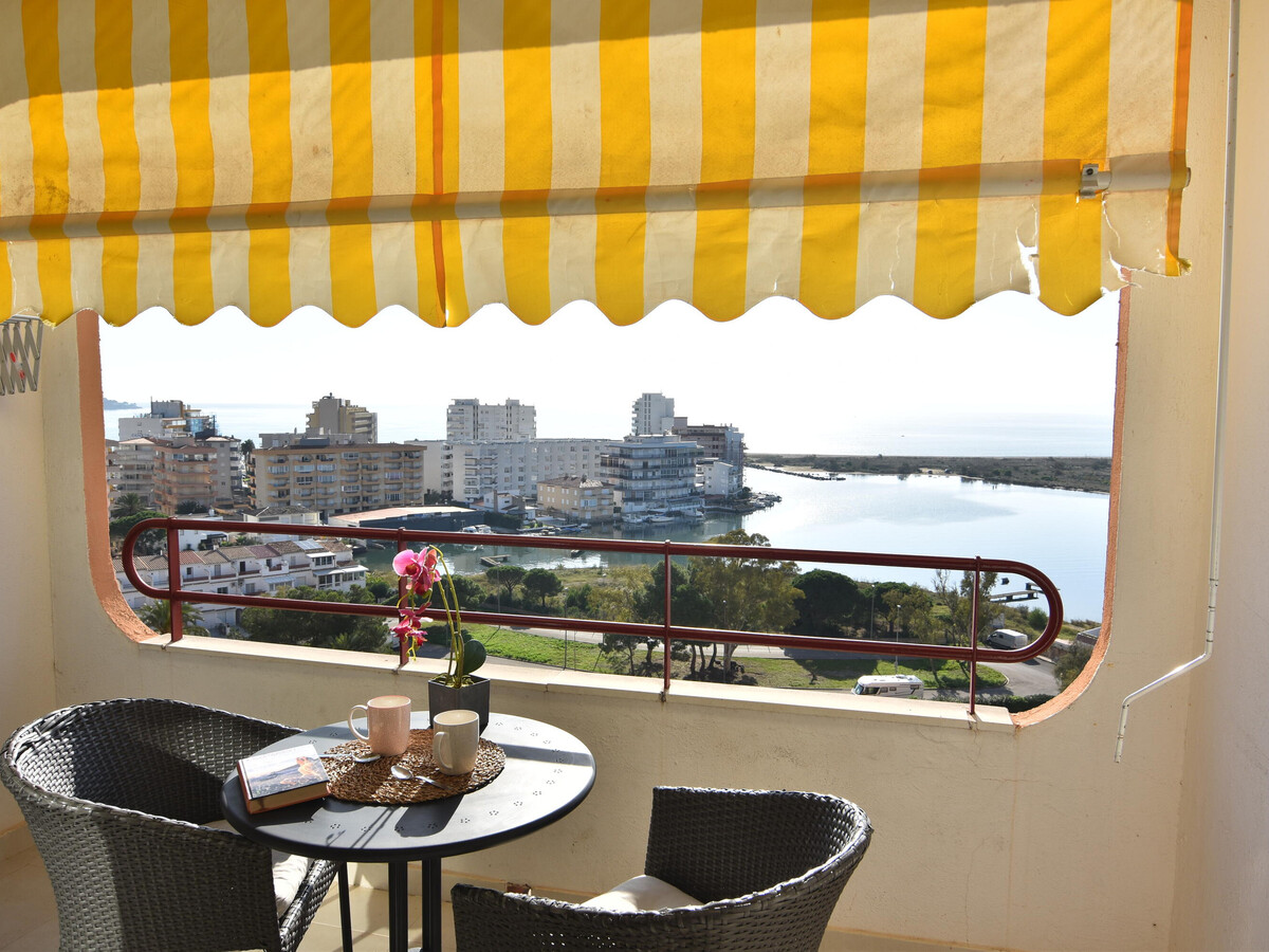 Studio 4 pers. Roses, terrasse et piscine commune - Photo 4