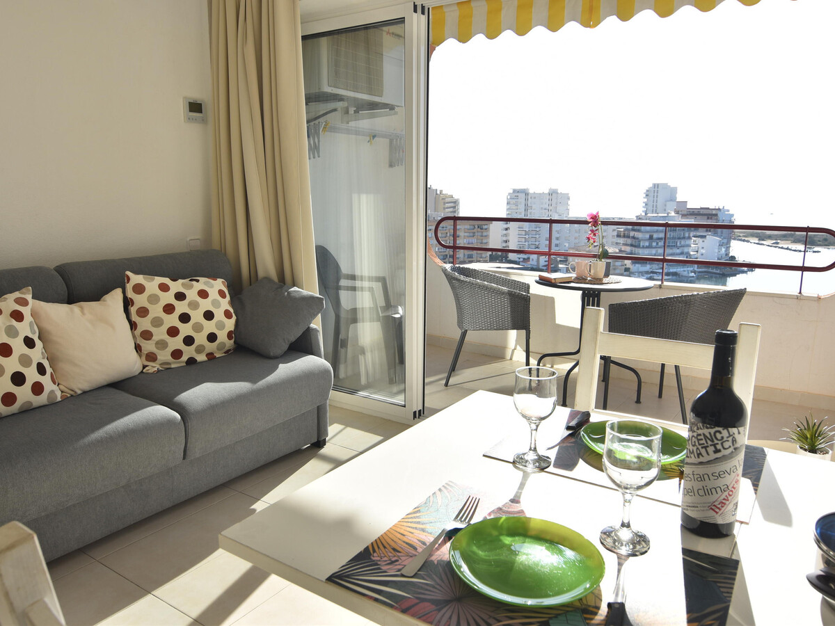 Studio 4 pers. Roses, terrasse et piscine commune - Photo 5