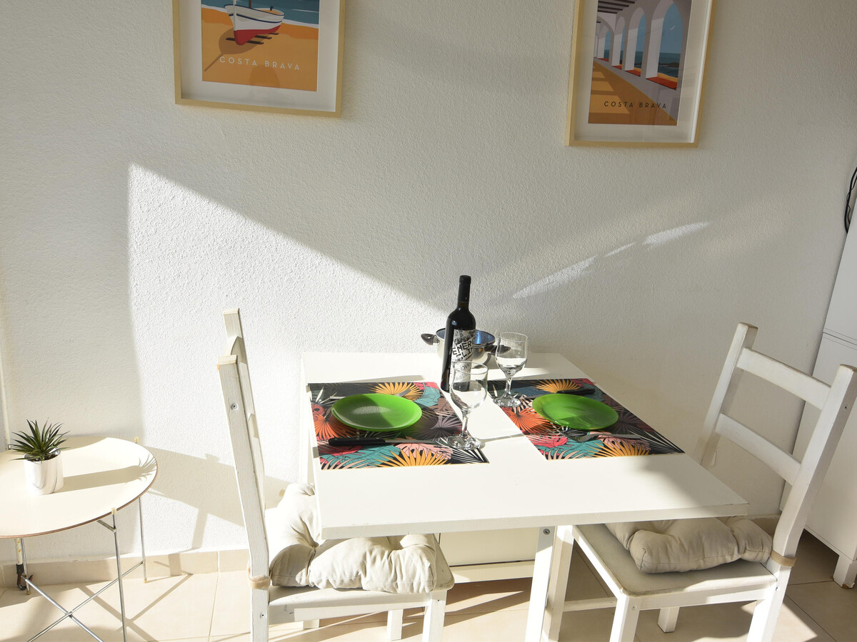 Studio 4 pers. Roses, terrasse et piscine commune - Photo 6
