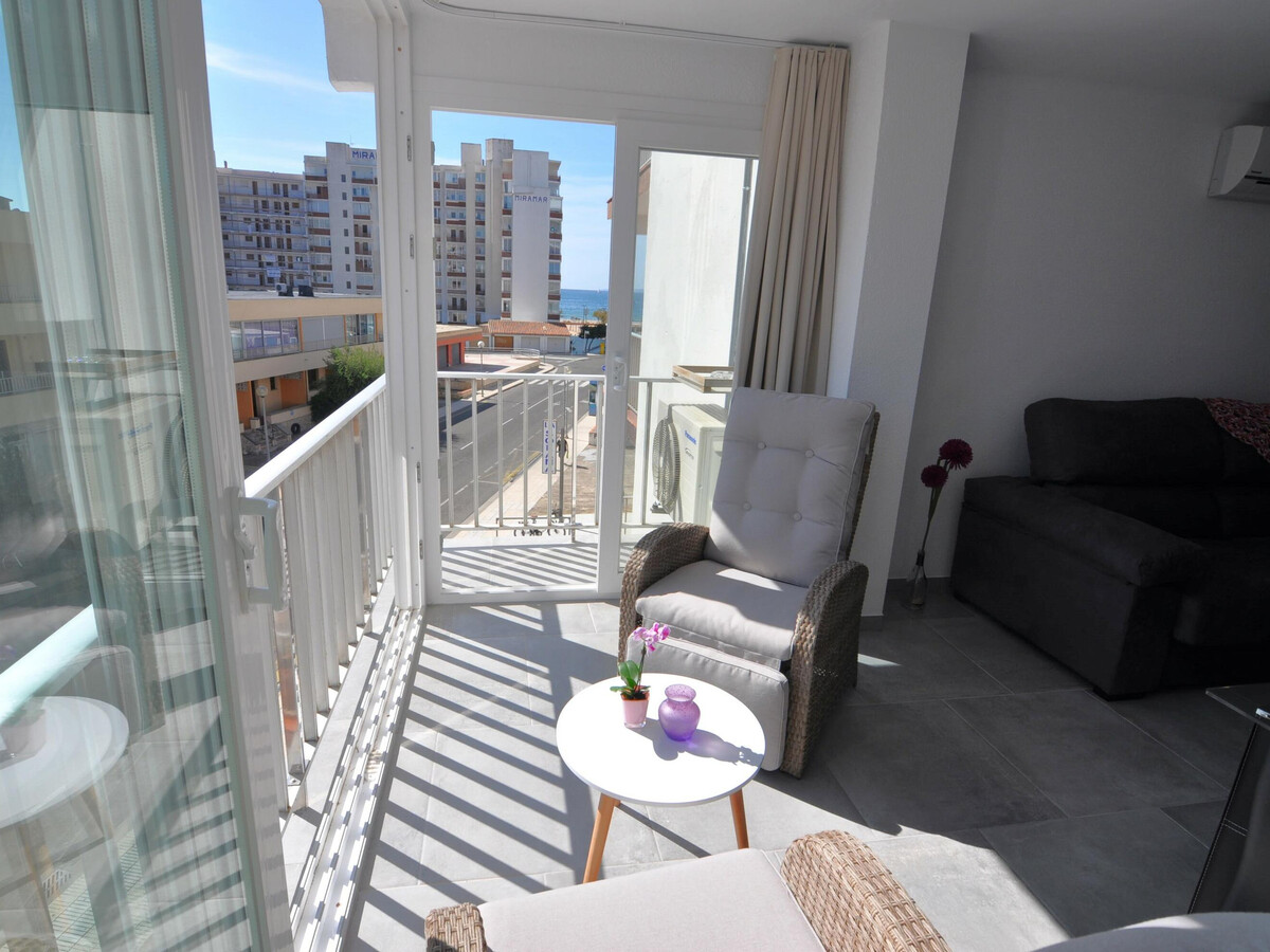 Appartement 6 pers. à 70m de la plage de Roses - Photo 3
