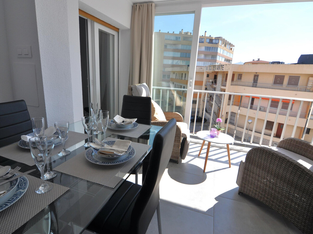 Appartement 6 pers. à 70m de la plage de Roses - Photo 5
