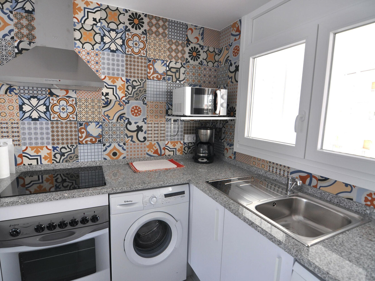 Appartement 6 pers. à 70m de la plage de Roses - Photo 14