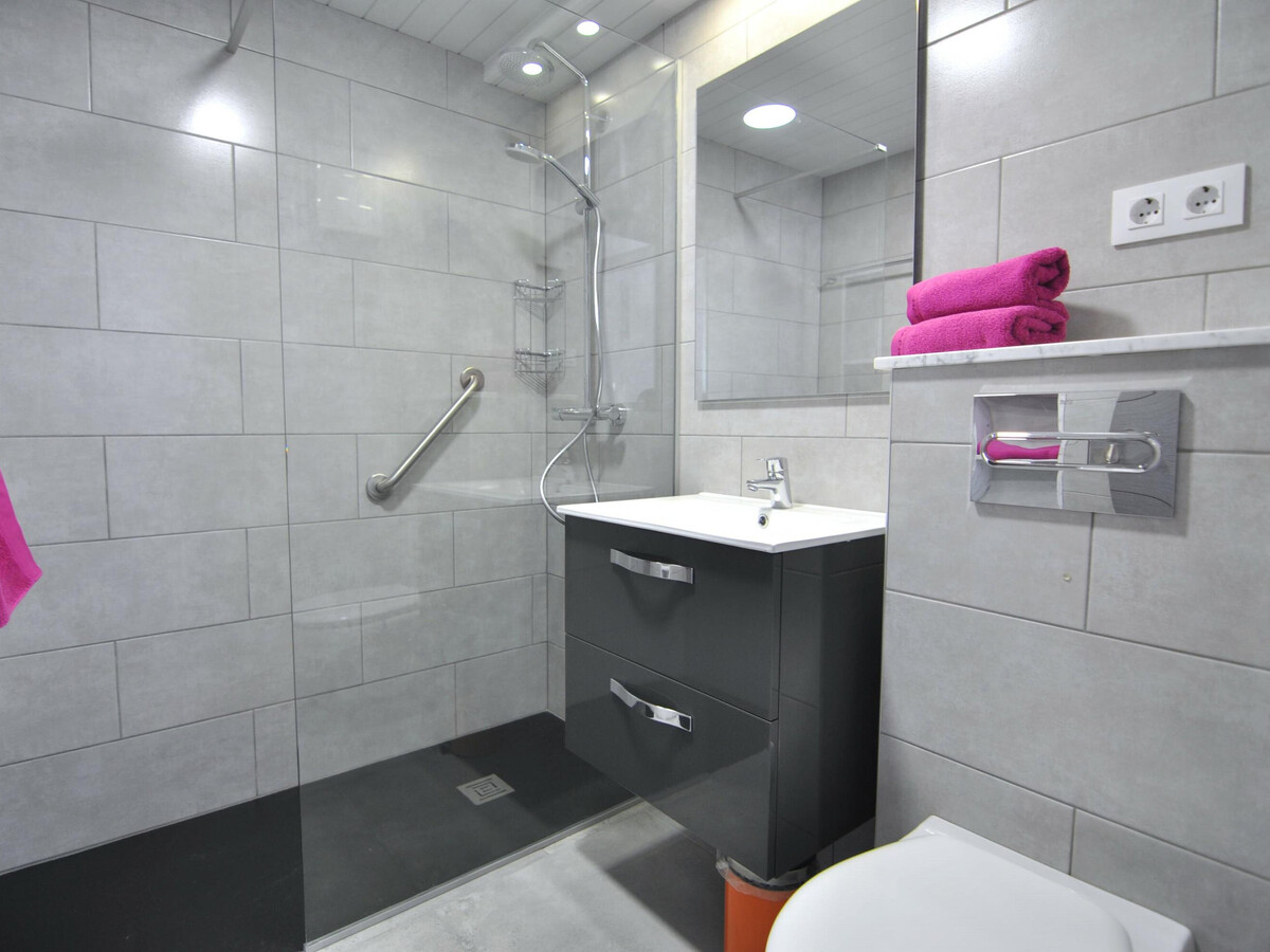Appartement 6 pers. à 70m de la plage de Roses - Photo 20
