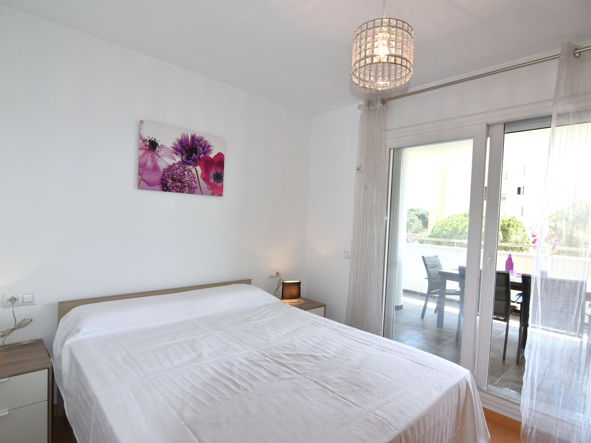 Appartement 6 pers. Roses : terrasse barbecue, parking - Photo 10