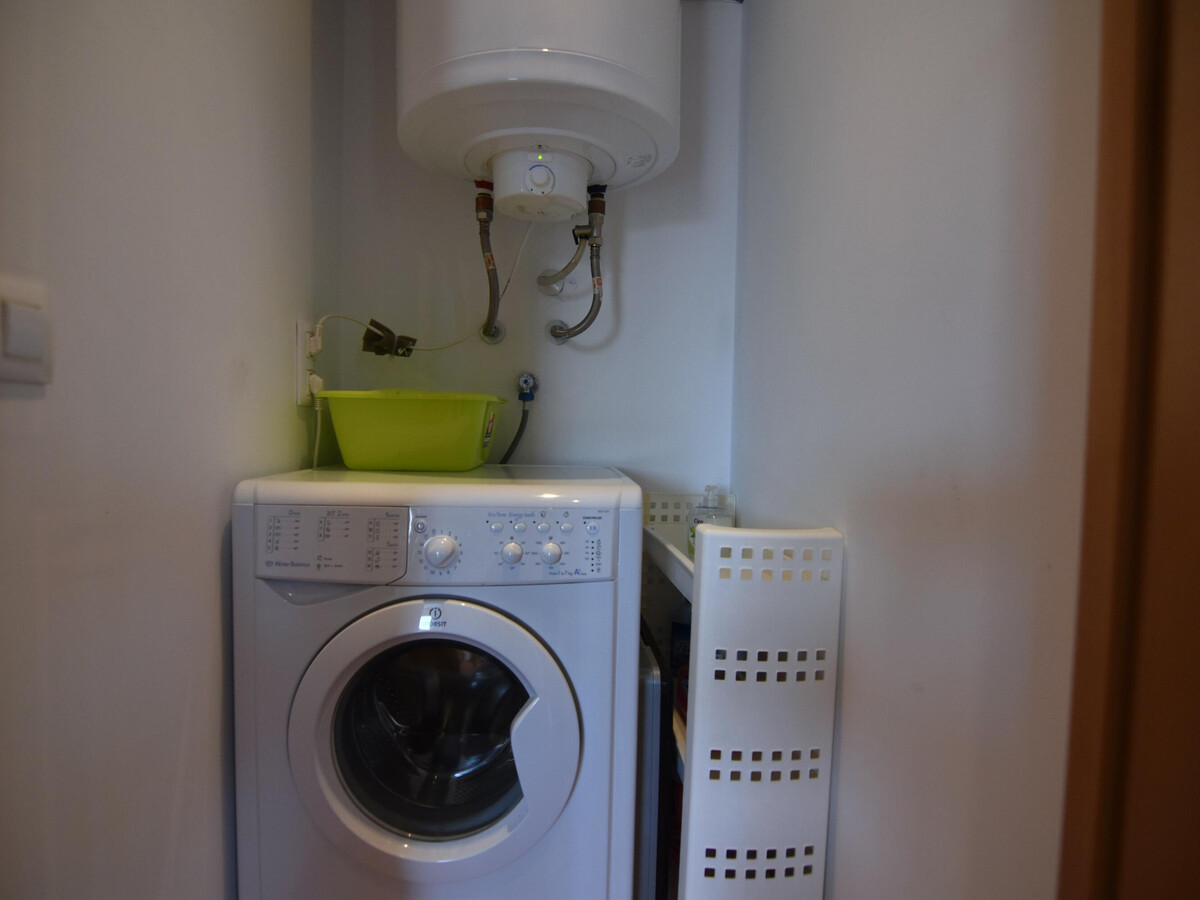 Appartement 6 pers. Roses : terrasse barbecue, parking - Photo 15