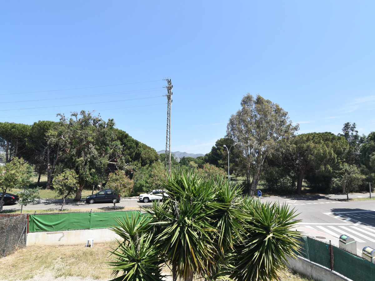 Appartement 6 pers. Roses : terrasse barbecue, parking - Photo 21