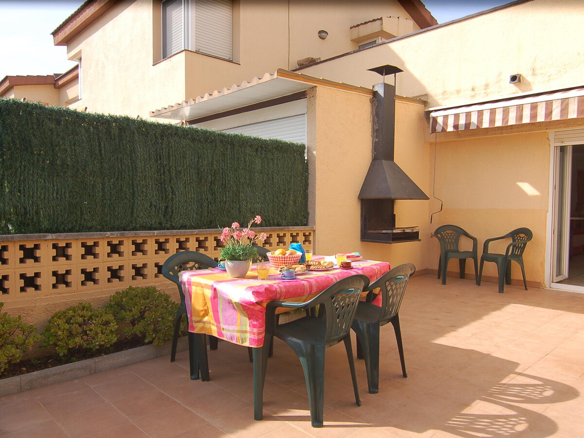 Maison 4 chambres Roses : piscine, terrasse, 1200m plage - Photo 5