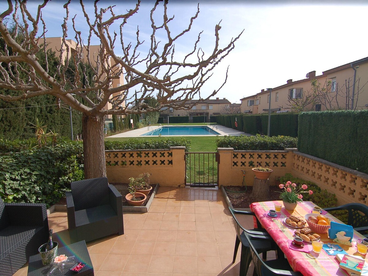 Maison 4 chambres Roses : piscine, terrasse, 1200m plage - Photo 6