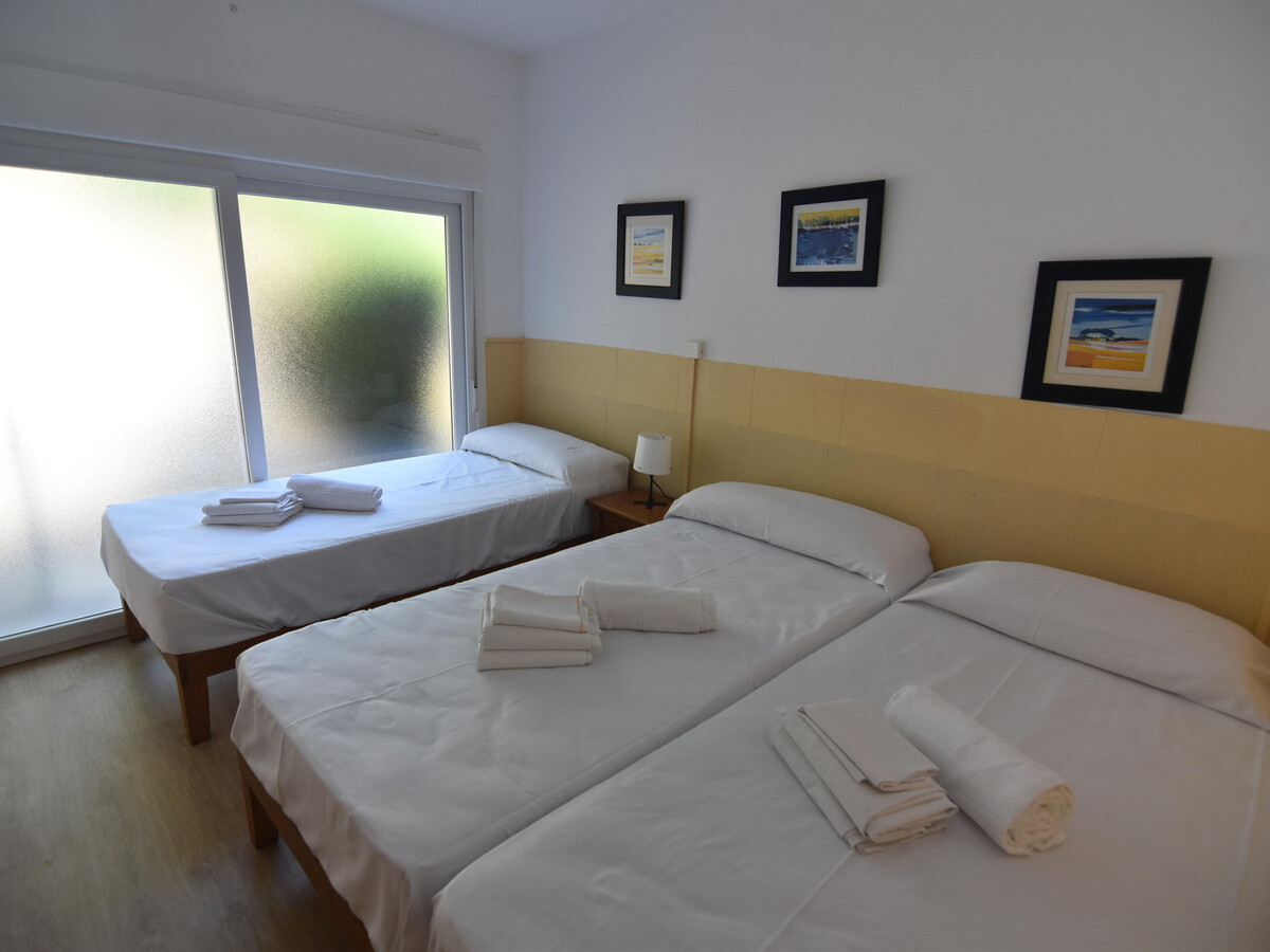 Maison 4 chambres Roses : piscine, terrasse, 1200m plage - Photo 35