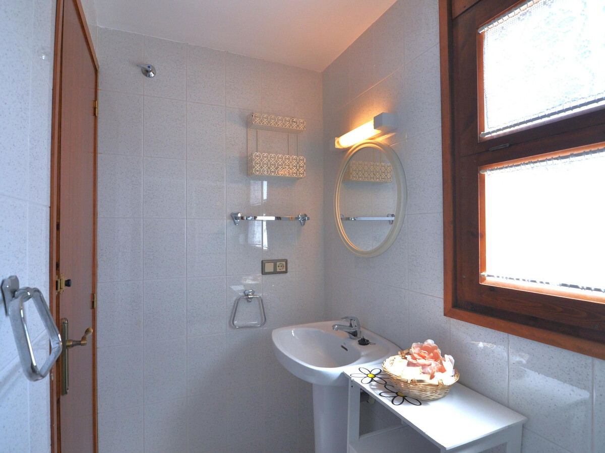 Appartement 2 ch. à 400m plage, vue rivière à Roses - Photo 25